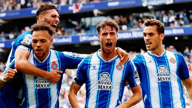 对手：这人怎么抓都抓不住（对手无奈：这人怎么也逮不住）