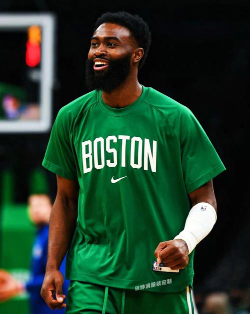 罗体：科斯蒂奇已在尤文找到位置，他目前优先考虑续约（罗马体育报：科斯蒂奇已在尤文站稳脚跟，续约成其当下首要目标）