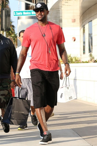 亚历山大15中11轰28分8助，连续96场20+得分（亚历山大15投11中轰28分8助，已连续96场20+）