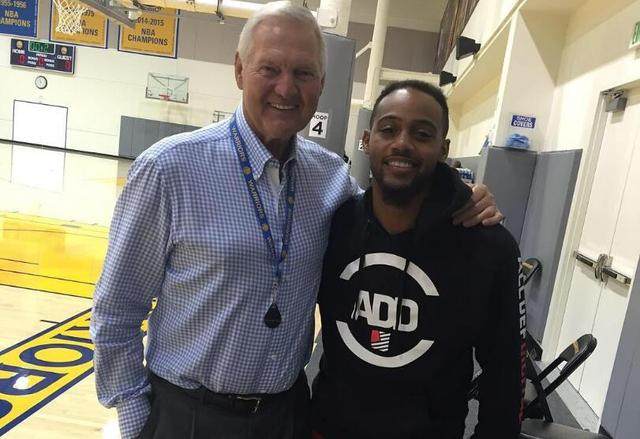 TA分析3-5-2阵型：从翼卫驱动到双锋美学，弱队逆袭制胜之道（TA深析3-5-2：翼卫引擎配双锋体系，弱队翻身取胜的攻略）