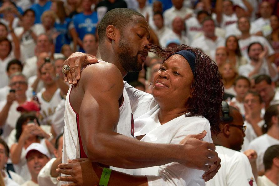 2球3助，奥利塞是有统计以来德甲单场造5球最年轻的拜仁球员（2射3传！奥利塞创德甲自有统计以来拜仁球员单场参与5球最年轻纪录）